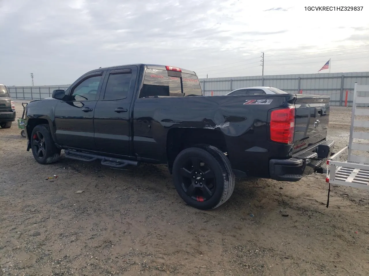 2017 Chevrolet Silverado K1500 Lt VIN: 1GCVKREC1HZ329837 Lot: 79861244