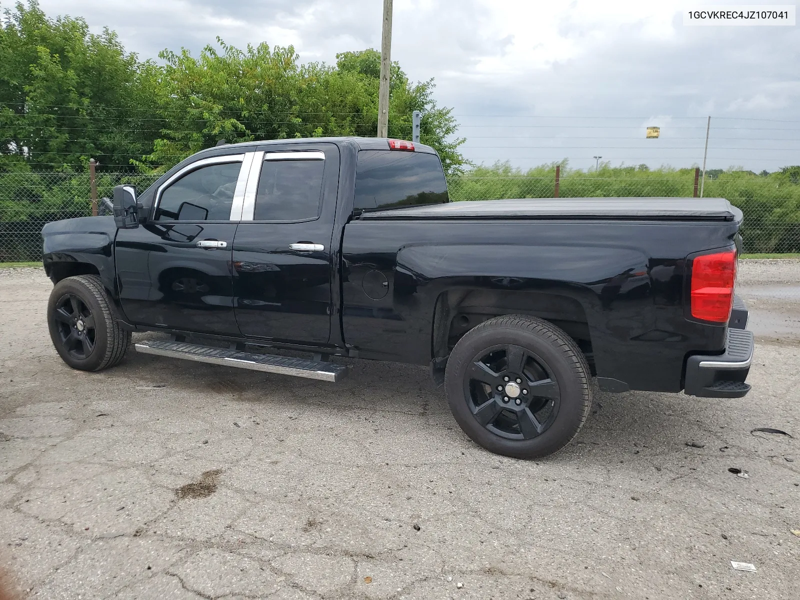 2018 Chevrolet Silverado K1500 Lt VIN: 1GCVKREC4JZ107041 Lot: 64342234