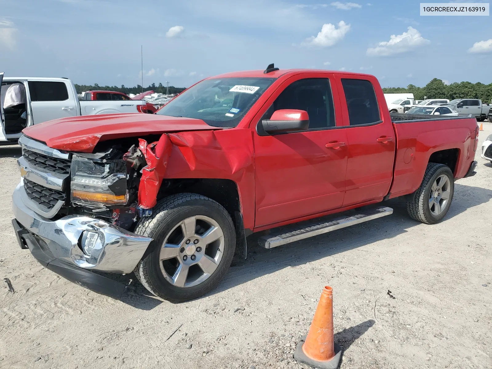 2018 Chevrolet Silverado C1500 Lt VIN: 1GCRCRECXJZ163919 Lot: 67409994