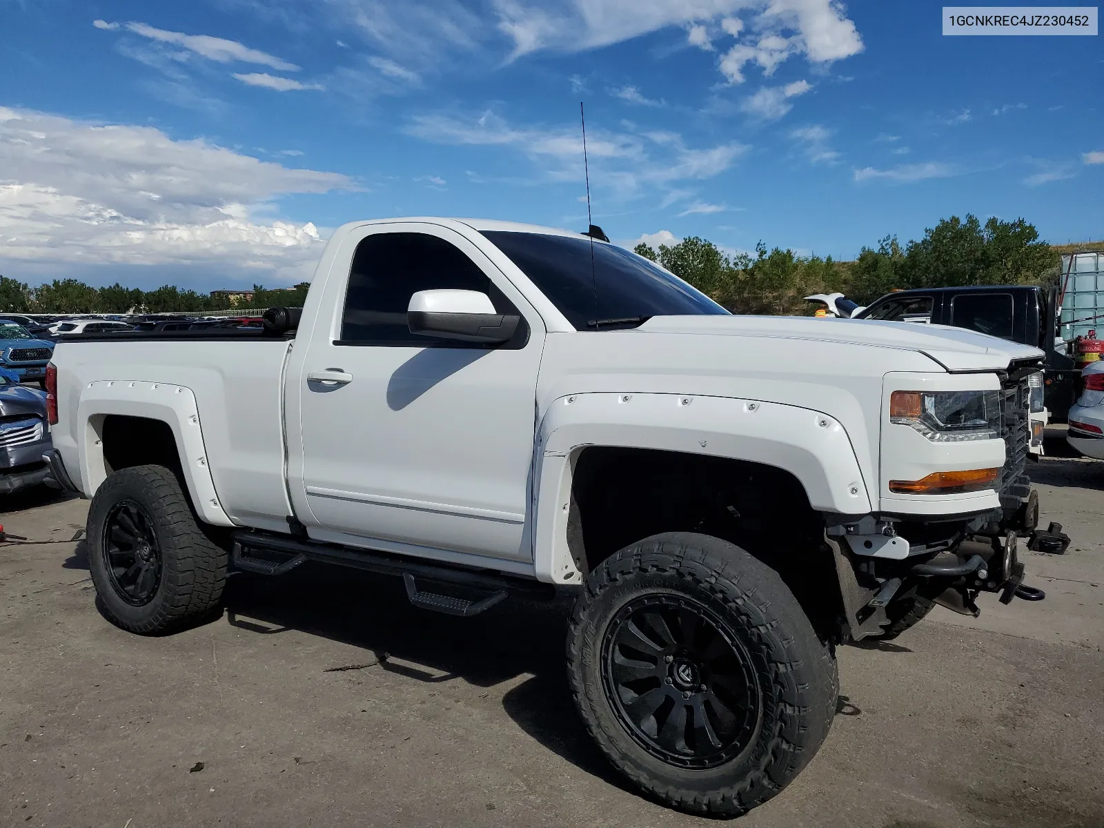 2018 Chevrolet Silverado K1500 Lt VIN: 1GCNKREC4JZ230452 Lot: 68375294