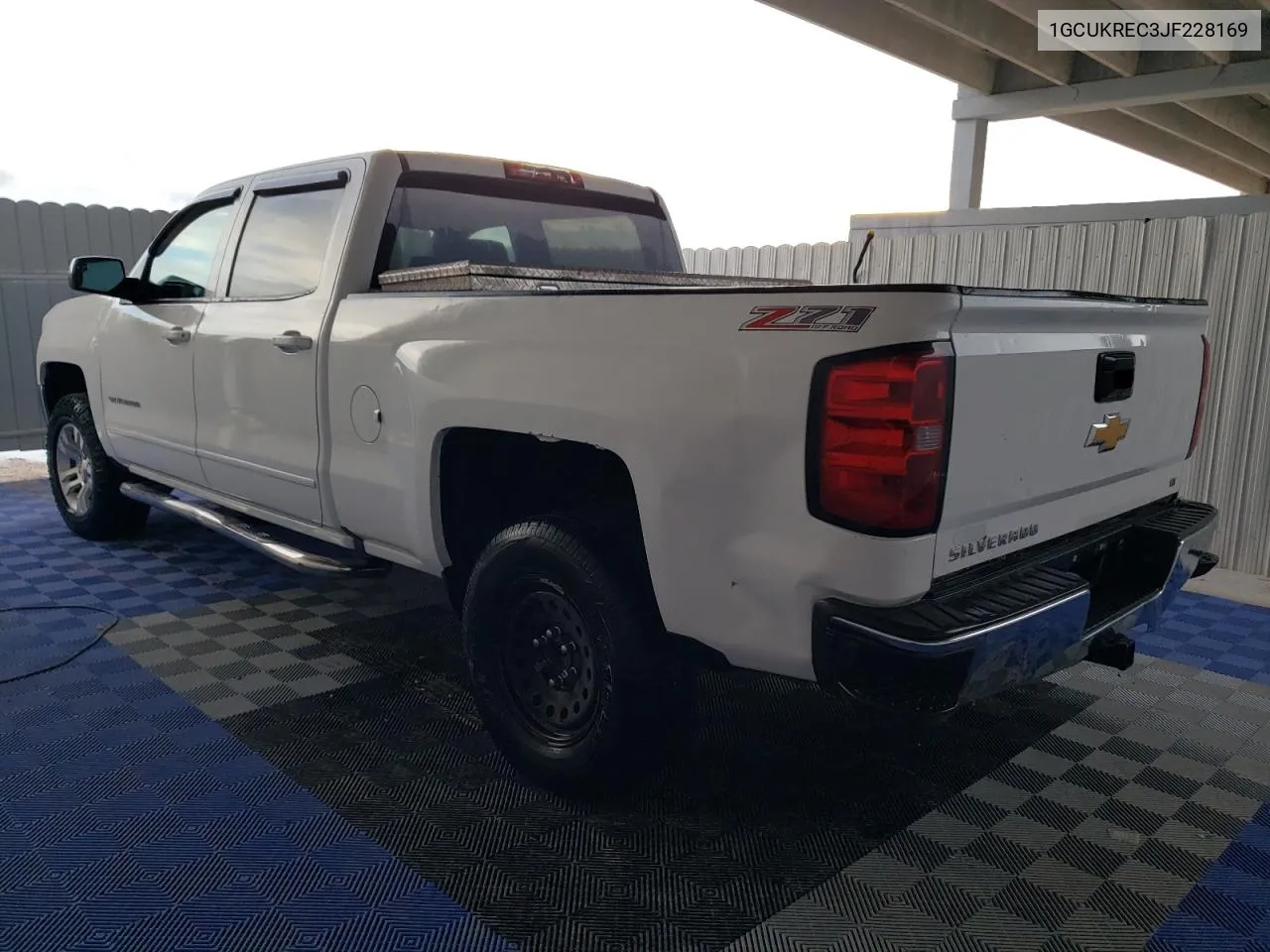 1GCUKREC3JF228169 2018 Chevrolet Silverado K1500 Lt