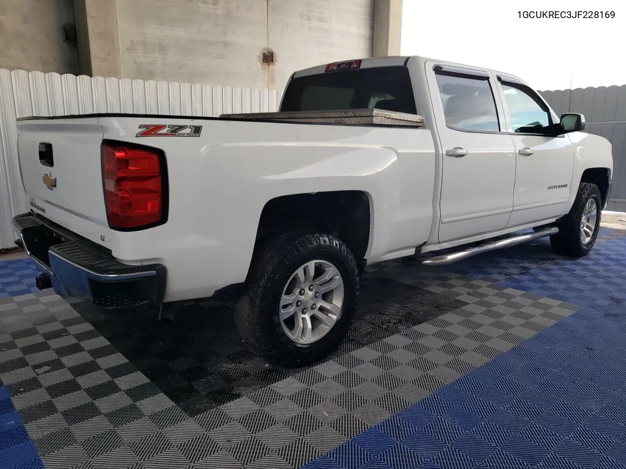 2018 Chevrolet Silverado K1500 Lt VIN: 1GCUKREC3JF228169 Lot: 74081764