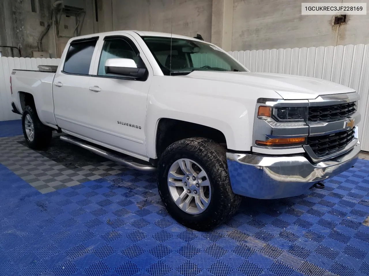 1GCUKREC3JF228169 2018 Chevrolet Silverado K1500 Lt