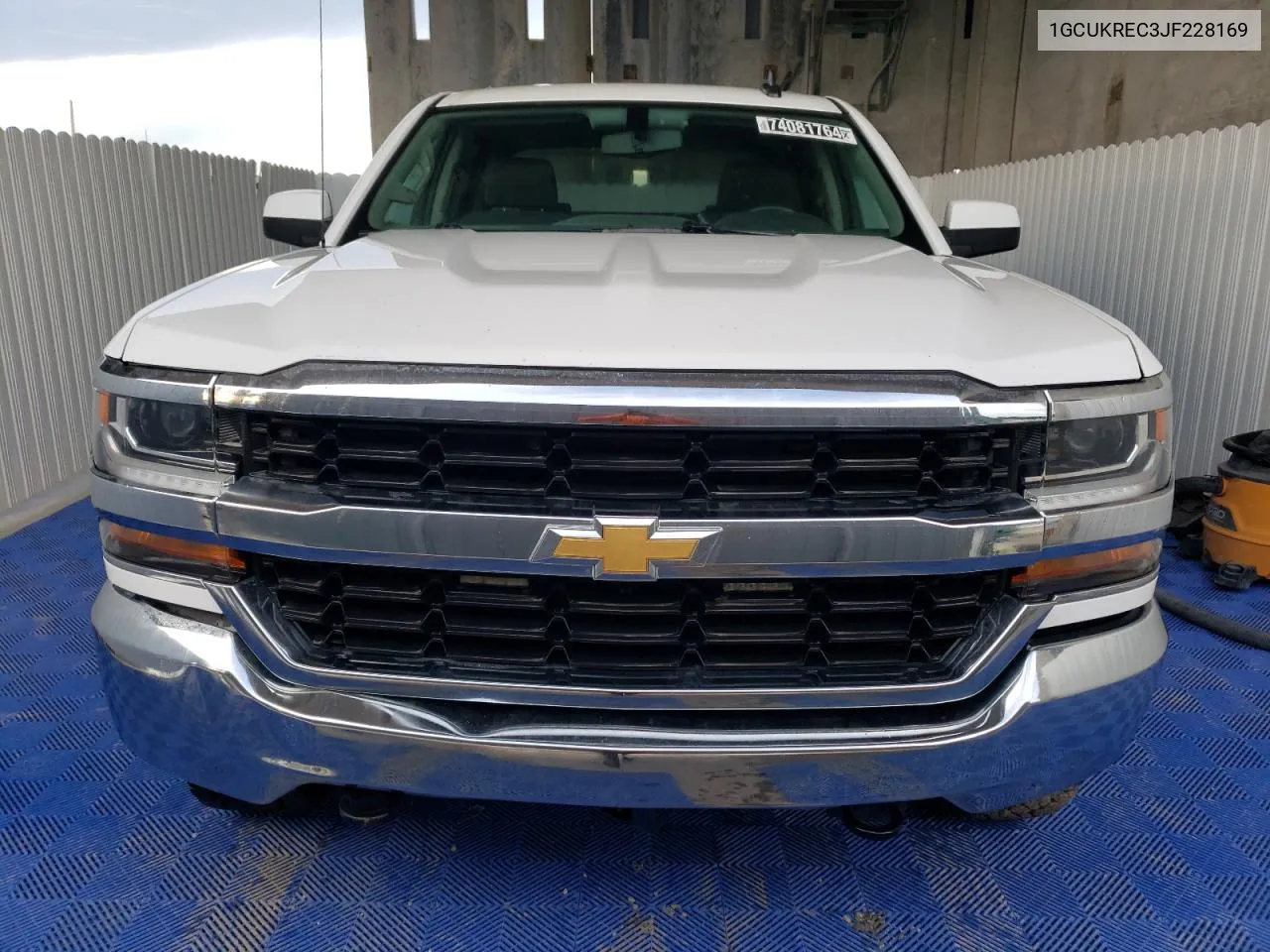 2018 Chevrolet Silverado K1500 Lt VIN: 1GCUKREC3JF228169 Lot: 74081764