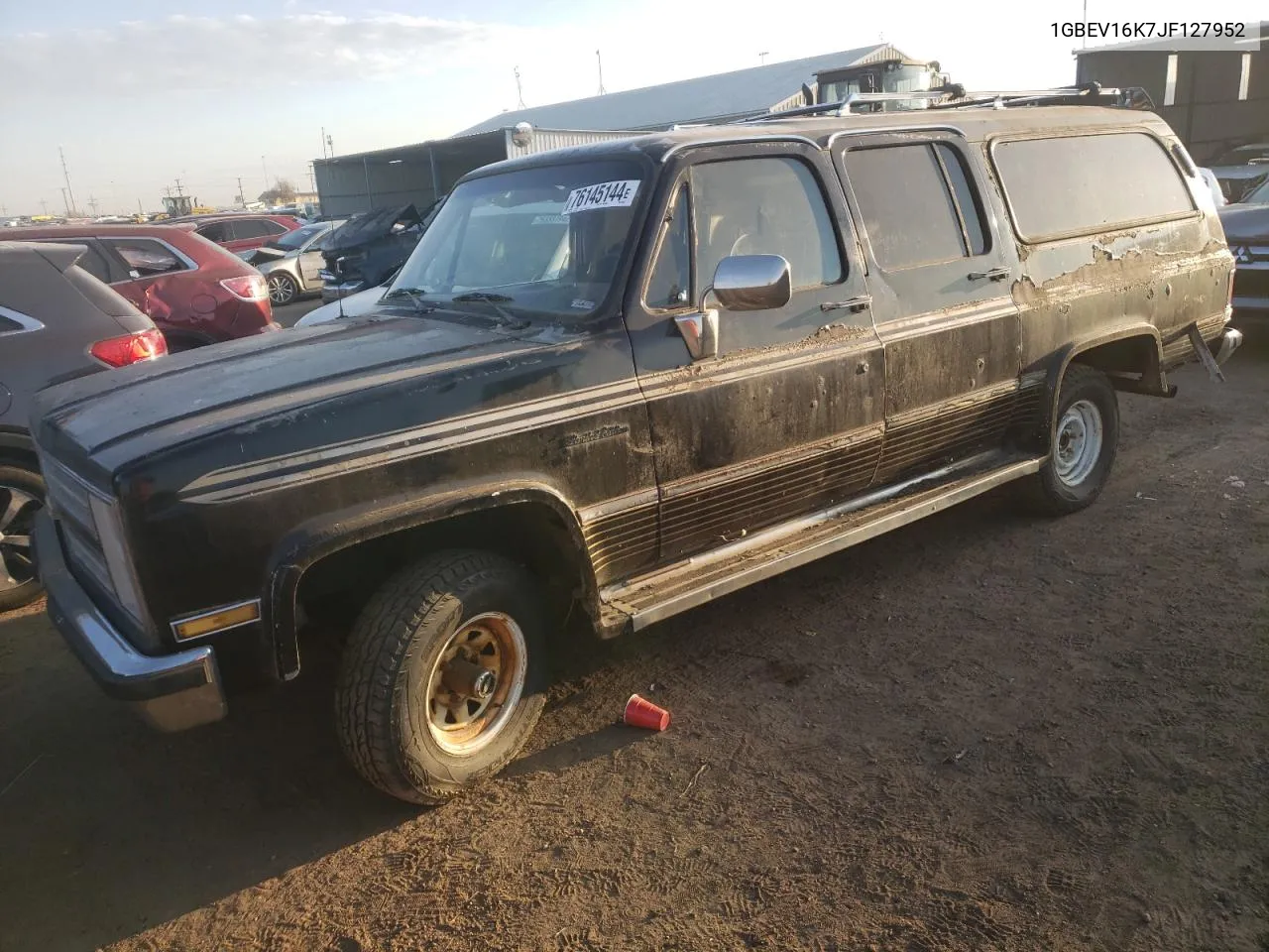 1988 Chevrolet Suburban V10 VIN: 1GBEV16K7JF127952 Lot: 76145144