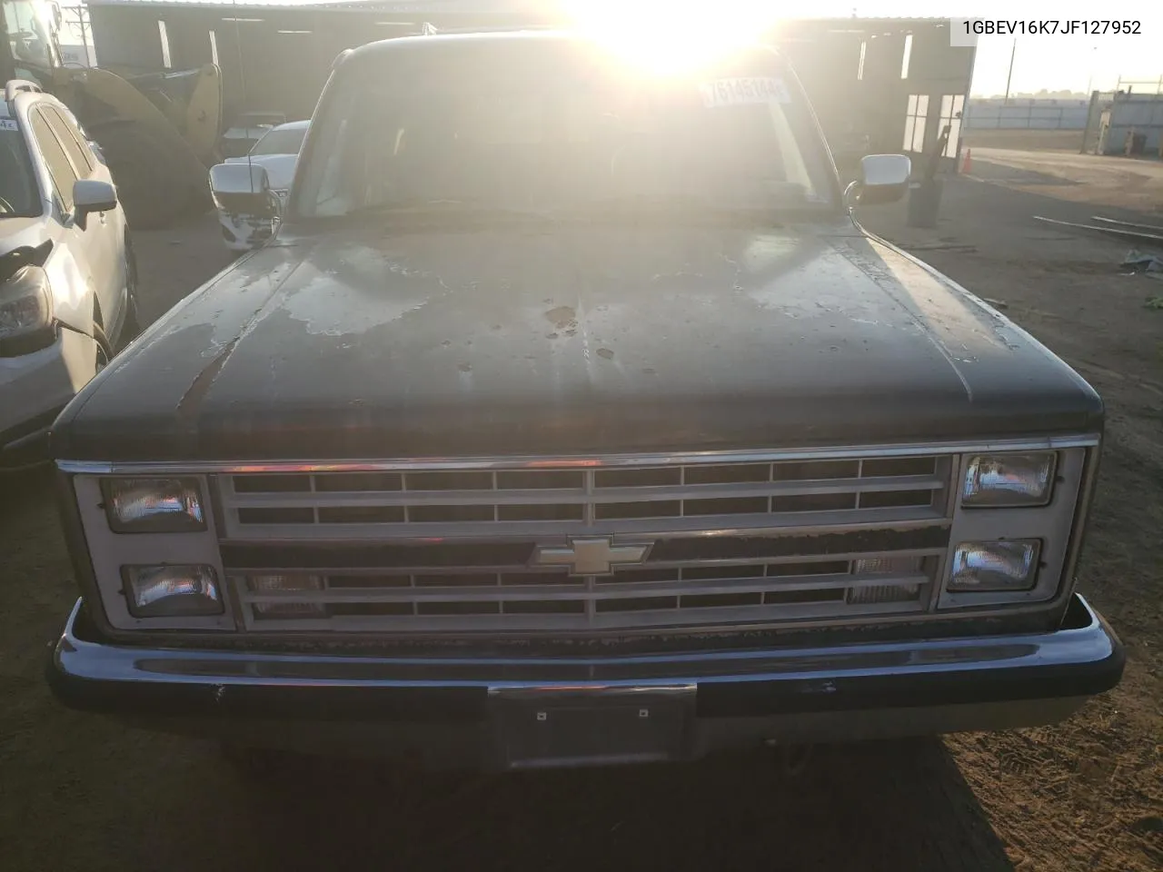 1988 Chevrolet Suburban V10 VIN: 1GBEV16K7JF127952 Lot: 76145144