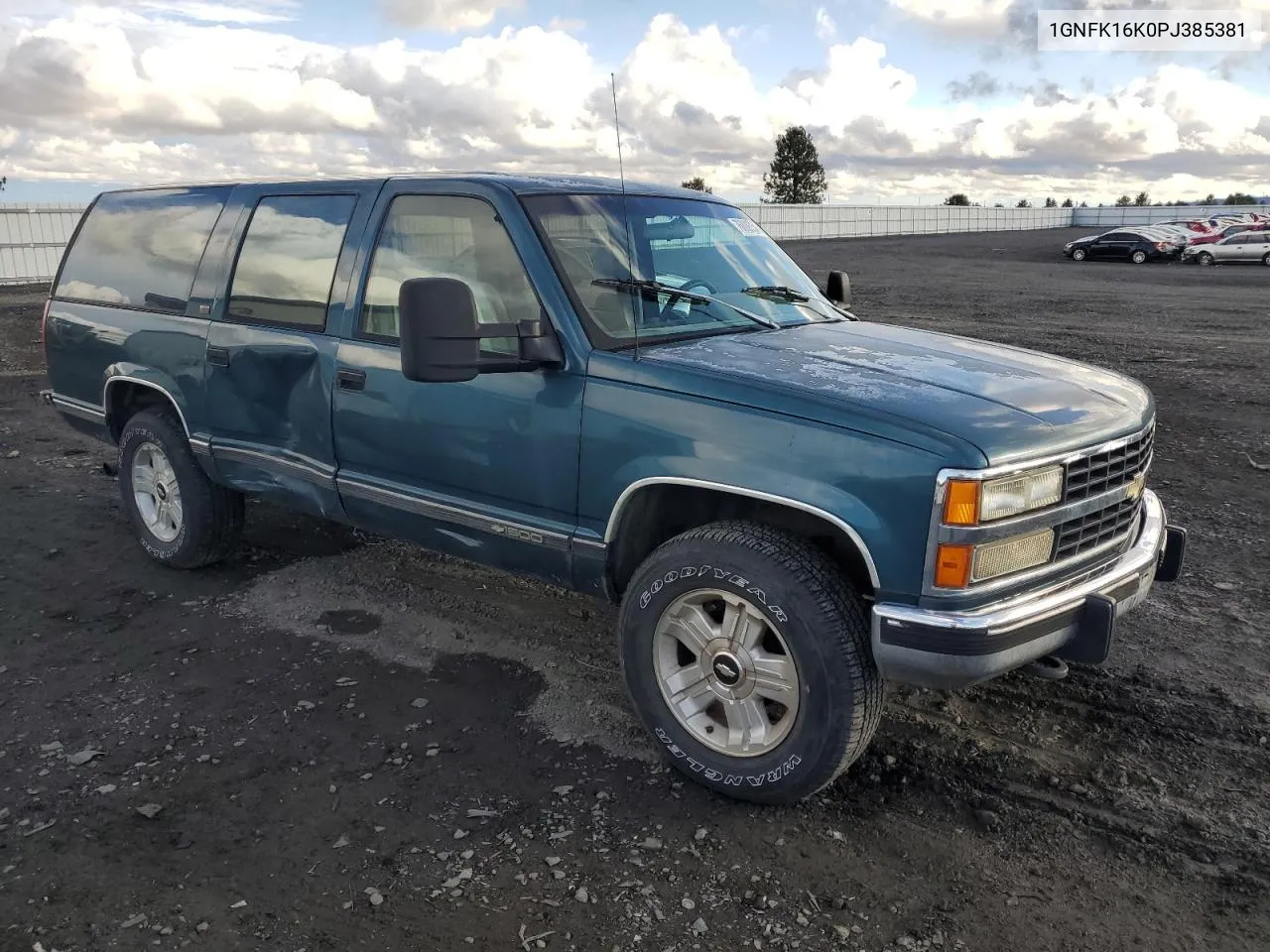 1993 Chevrolet Suburban K1500 VIN: 1GNFK16K0PJ385381 Lot: 76809754