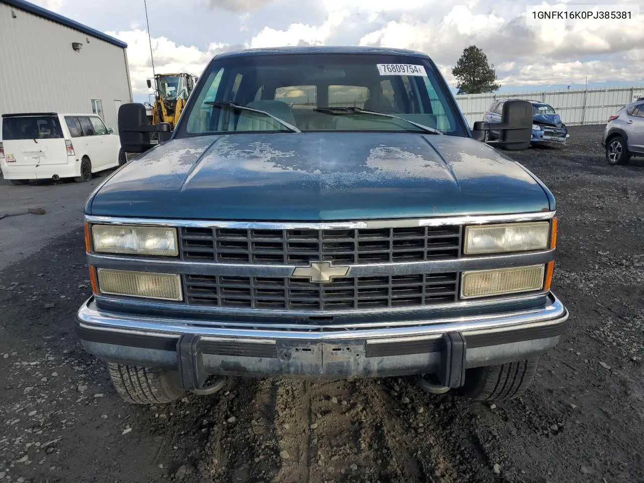 1993 Chevrolet Suburban K1500 VIN: 1GNFK16K0PJ385381 Lot: 76809754