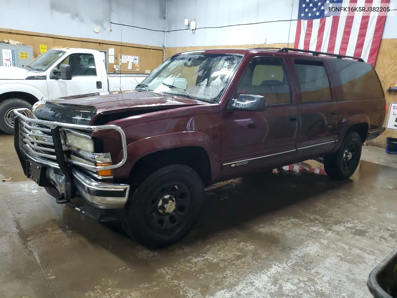 1994 Chevrolet Suburban K1500 VIN: 1GNFK16K5RJ382205 Lot: 77995064