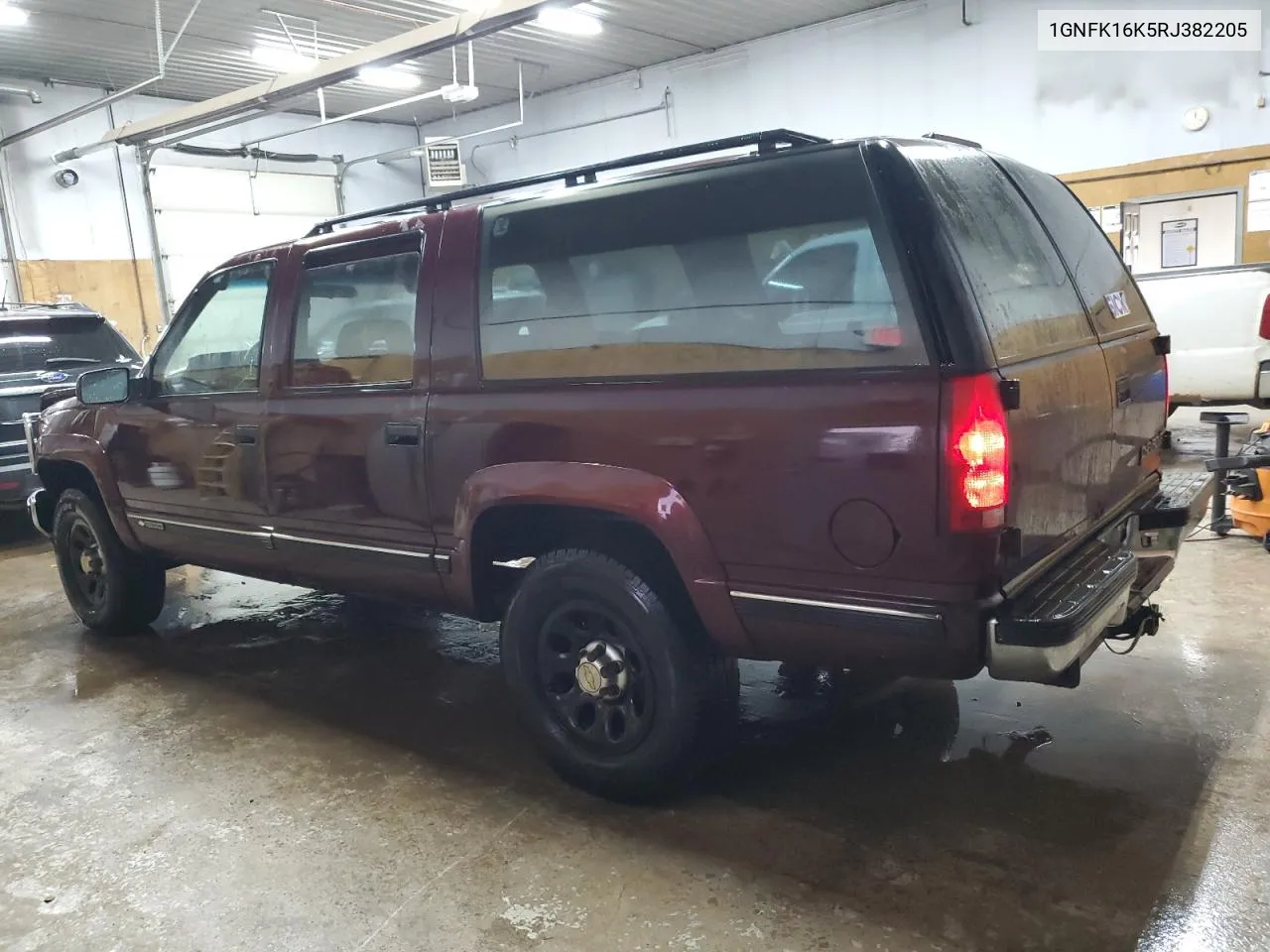 1994 Chevrolet Suburban K1500 VIN: 1GNFK16K5RJ382205 Lot: 77995064