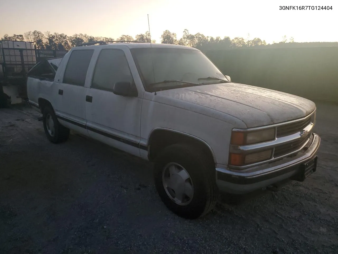 1996 Chevrolet Suburban K1500 VIN: 3GNFK16R7TG124404 Lot: 77361264