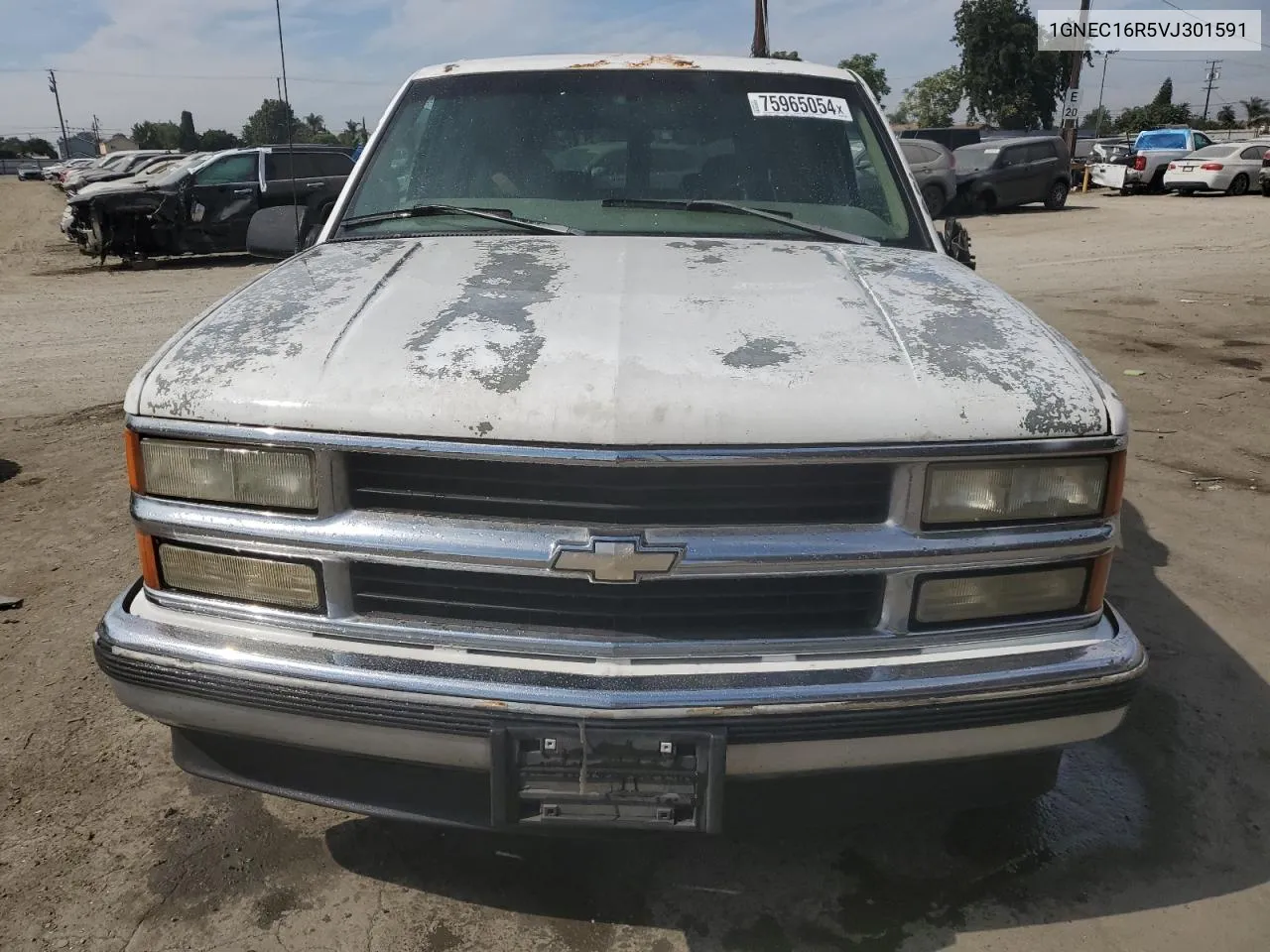 1997 Chevrolet Suburban C1500 VIN: 1GNEC16R5VJ301591 Lot: 75965054