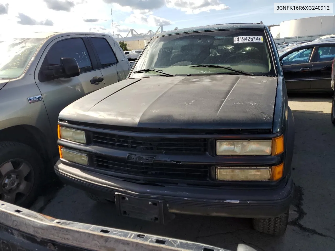 3GNFK16R6XG240912 1999 Chevrolet Suburban K1500