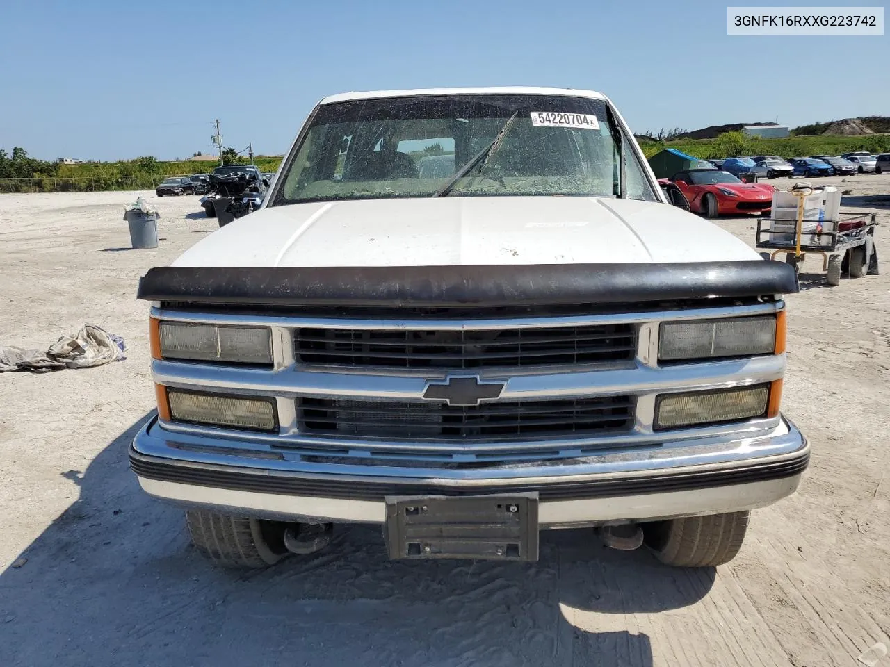 1999 Chevrolet Suburban K1500 VIN: 3GNFK16RXXG223742 Lot: 54220704