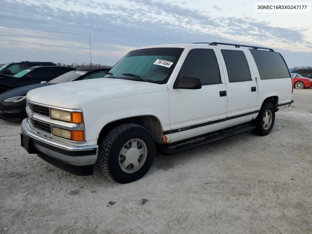 1999 Chevrolet Suburban C1500 VIN: 3GNEC16R3XG247177 Lot: 75674564