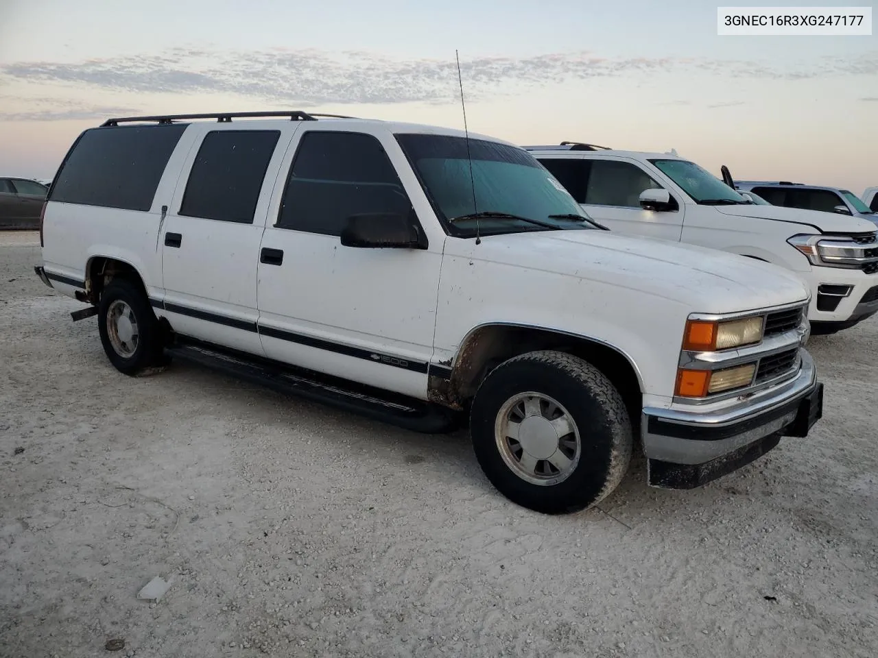 1999 Chevrolet Suburban C1500 VIN: 3GNEC16R3XG247177 Lot: 75674564