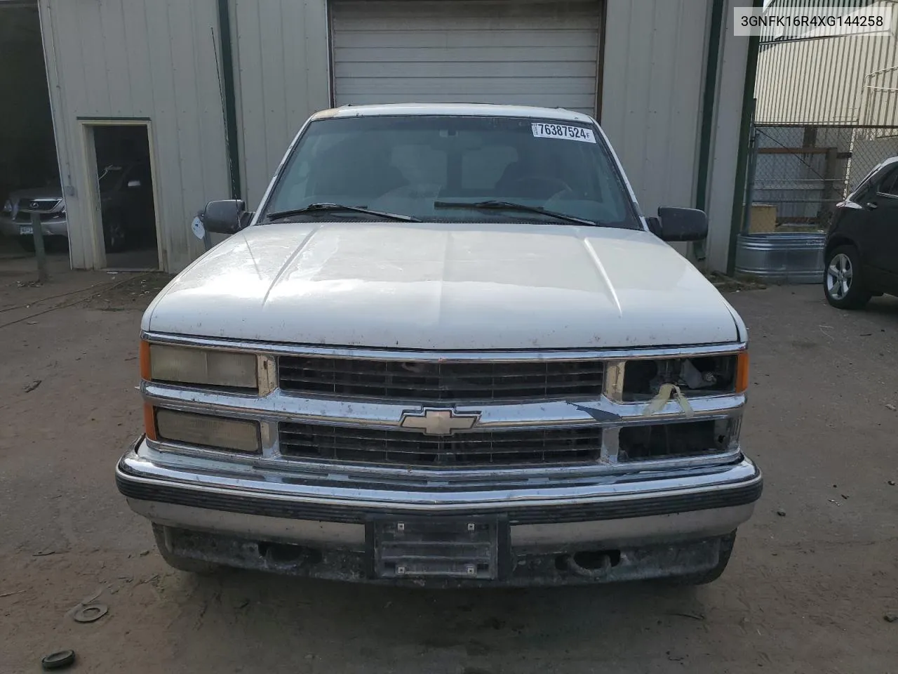 1999 Chevrolet Suburban K1500 VIN: 3GNFK16R4XG144258 Lot: 76387524