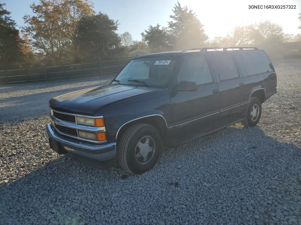 1999 Chevrolet Suburban C1500 VIN: 3GNEC16R3XG257322 Lot: 77601224