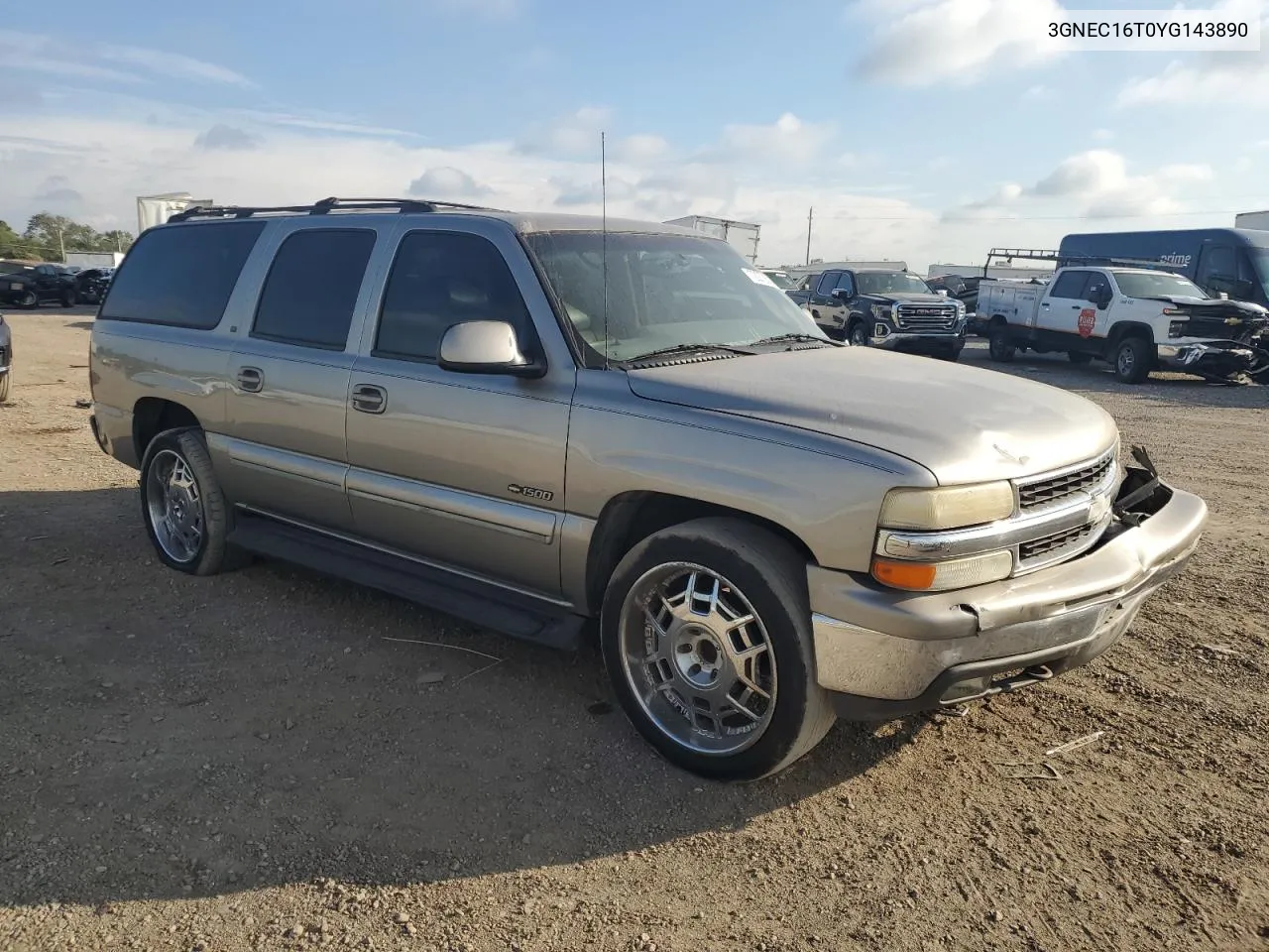 2000 Chevrolet Suburban C1500 VIN: 3GNEC16T0YG143890 Lot: 72273534