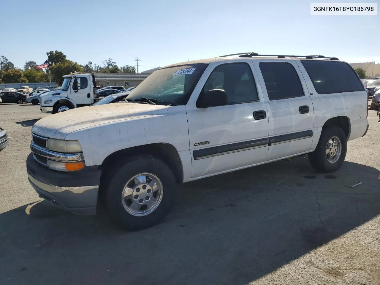 2000 Chevrolet Suburban K1500 VIN: 3GNFK16T8YG186798 Lot: 73333444