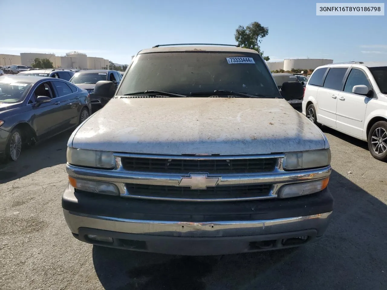 2000 Chevrolet Suburban K1500 VIN: 3GNFK16T8YG186798 Lot: 73333444