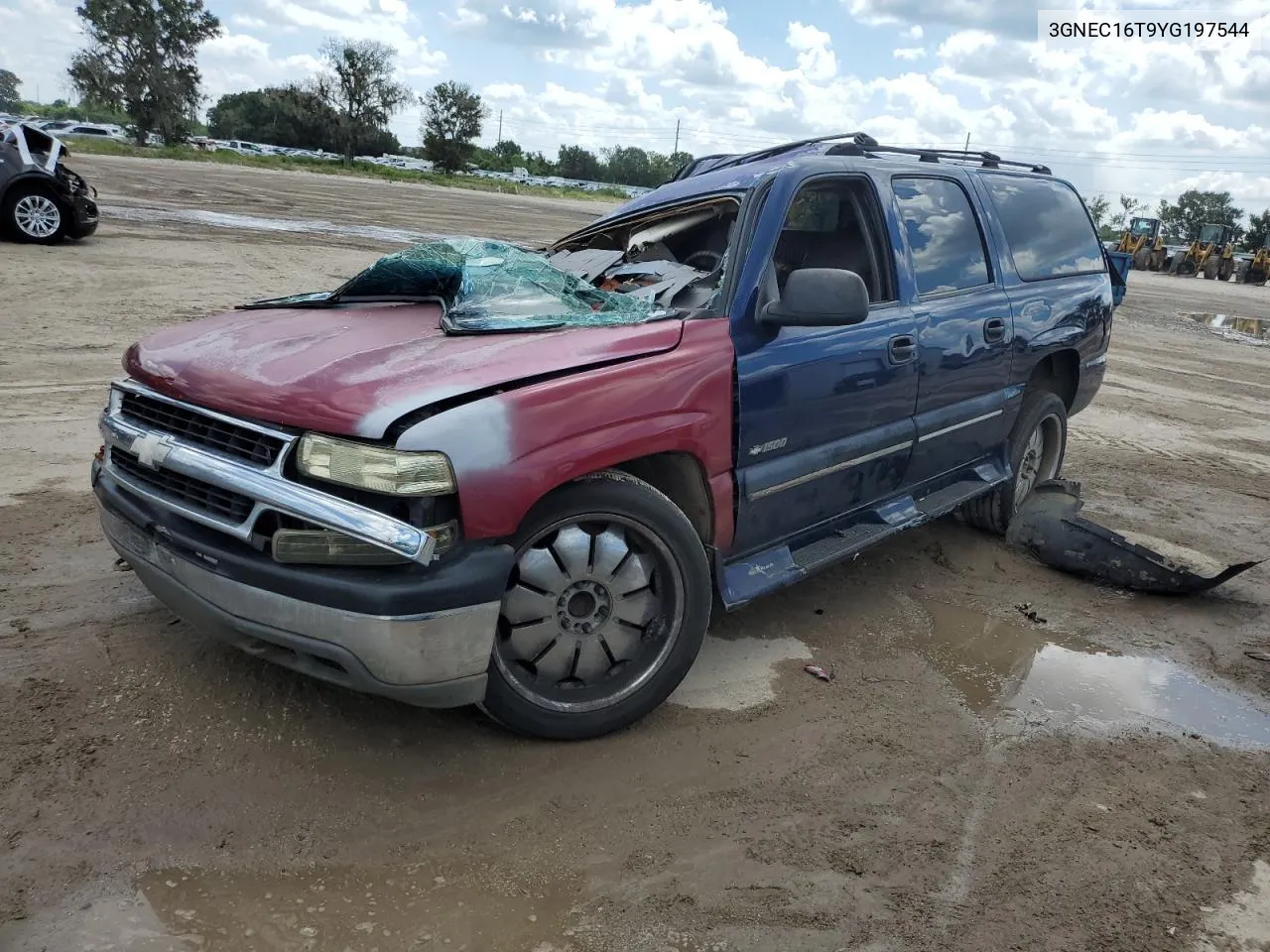 2000 Chevrolet Suburban C1500 VIN: 3GNEC16T9YG197544 Lot: 74223944