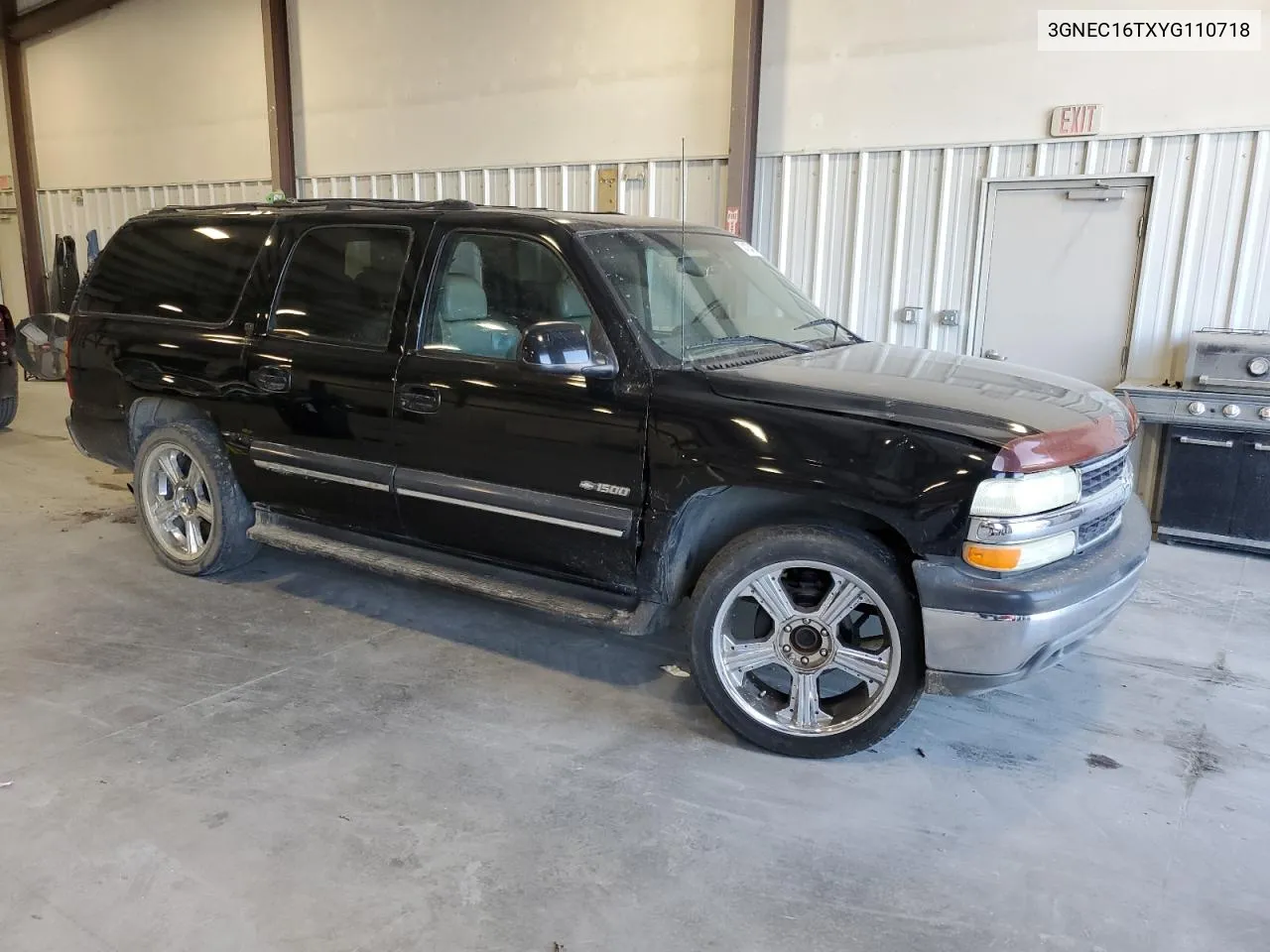 2000 Chevrolet Suburban C1500 VIN: 3GNEC16TXYG110718 Lot: 74734314