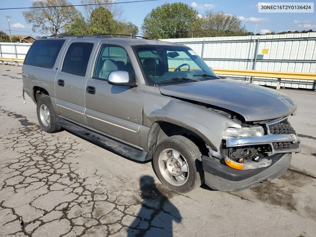 2000 Chevrolet Suburban C1500 VIN: 3GNEC16T2YG136424 Lot: 74735894