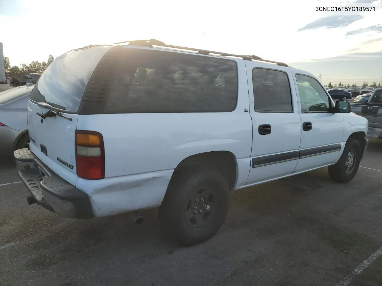 2000 Chevrolet Suburban C1500 VIN: 3GNEC16T5YG189571 Lot: 77704644