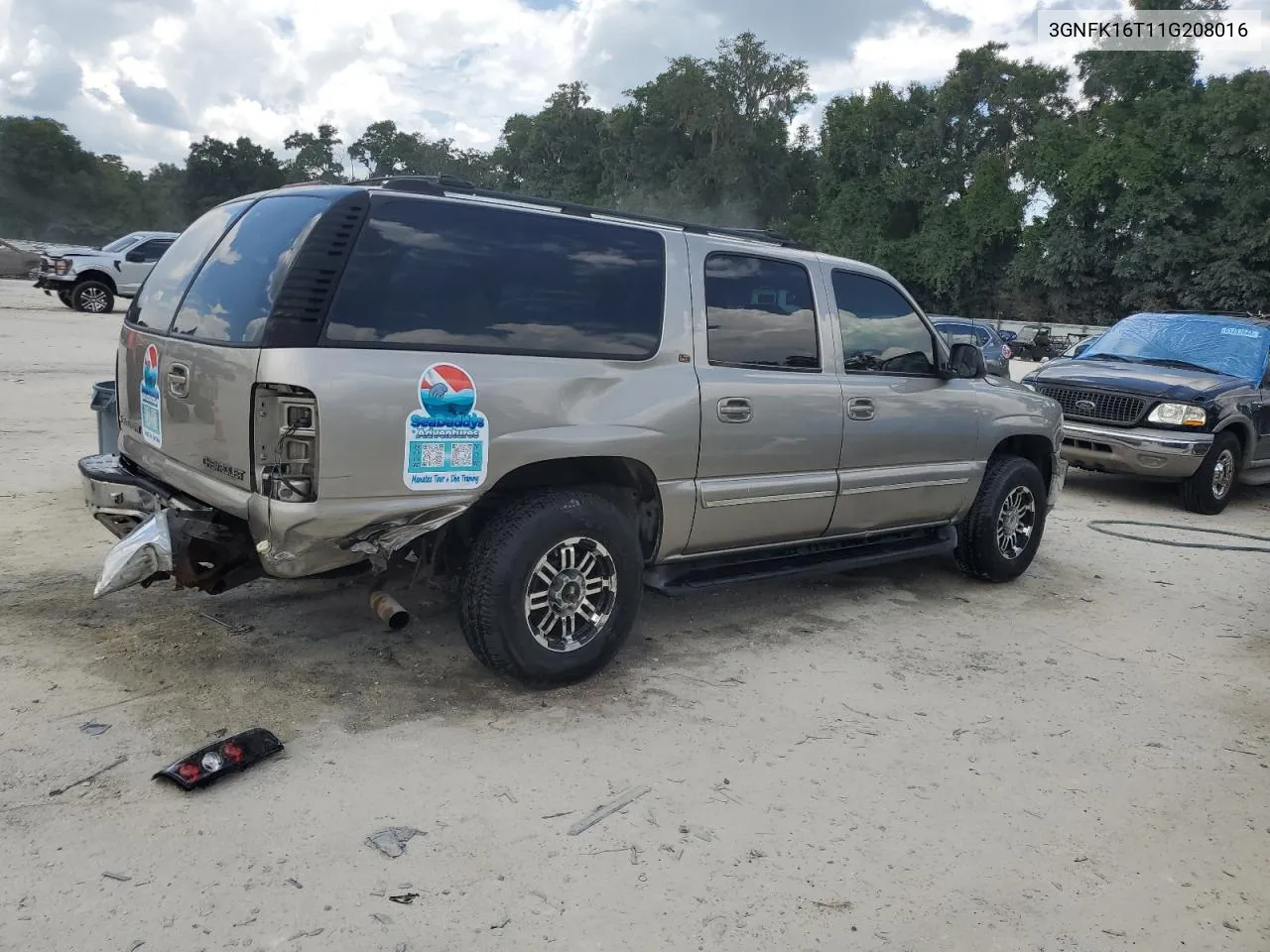 2001 Chevrolet Suburban K1500 VIN: 3GNFK16T11G208016 Lot: 61328074