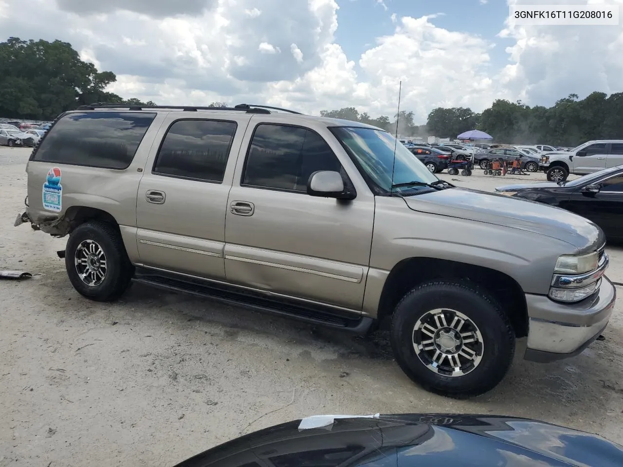 2001 Chevrolet Suburban K1500 VIN: 3GNFK16T11G208016 Lot: 61328074