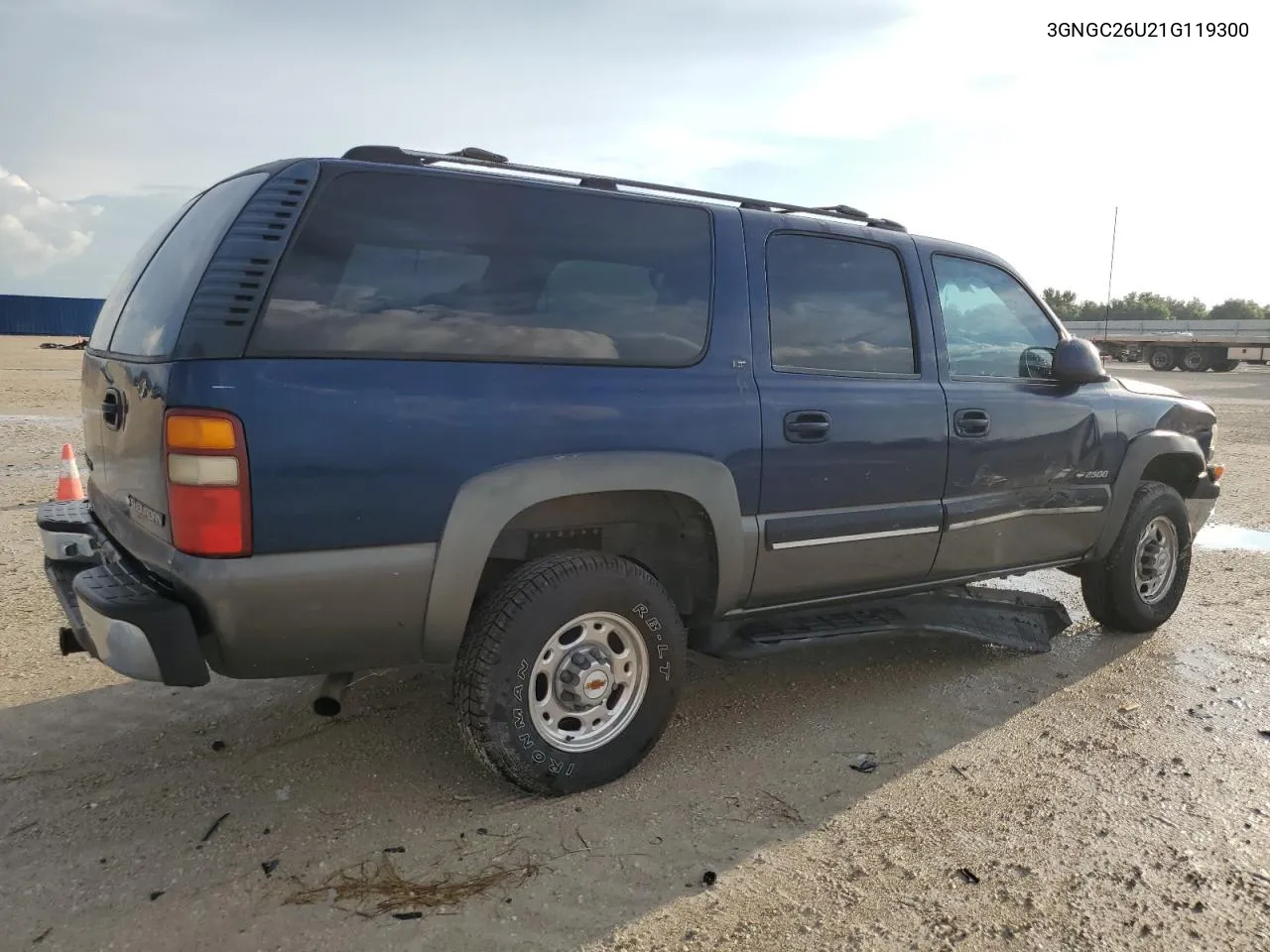 2001 Chevrolet Suburban C2500 VIN: 3GNGC26U21G119300 Lot: 68131044