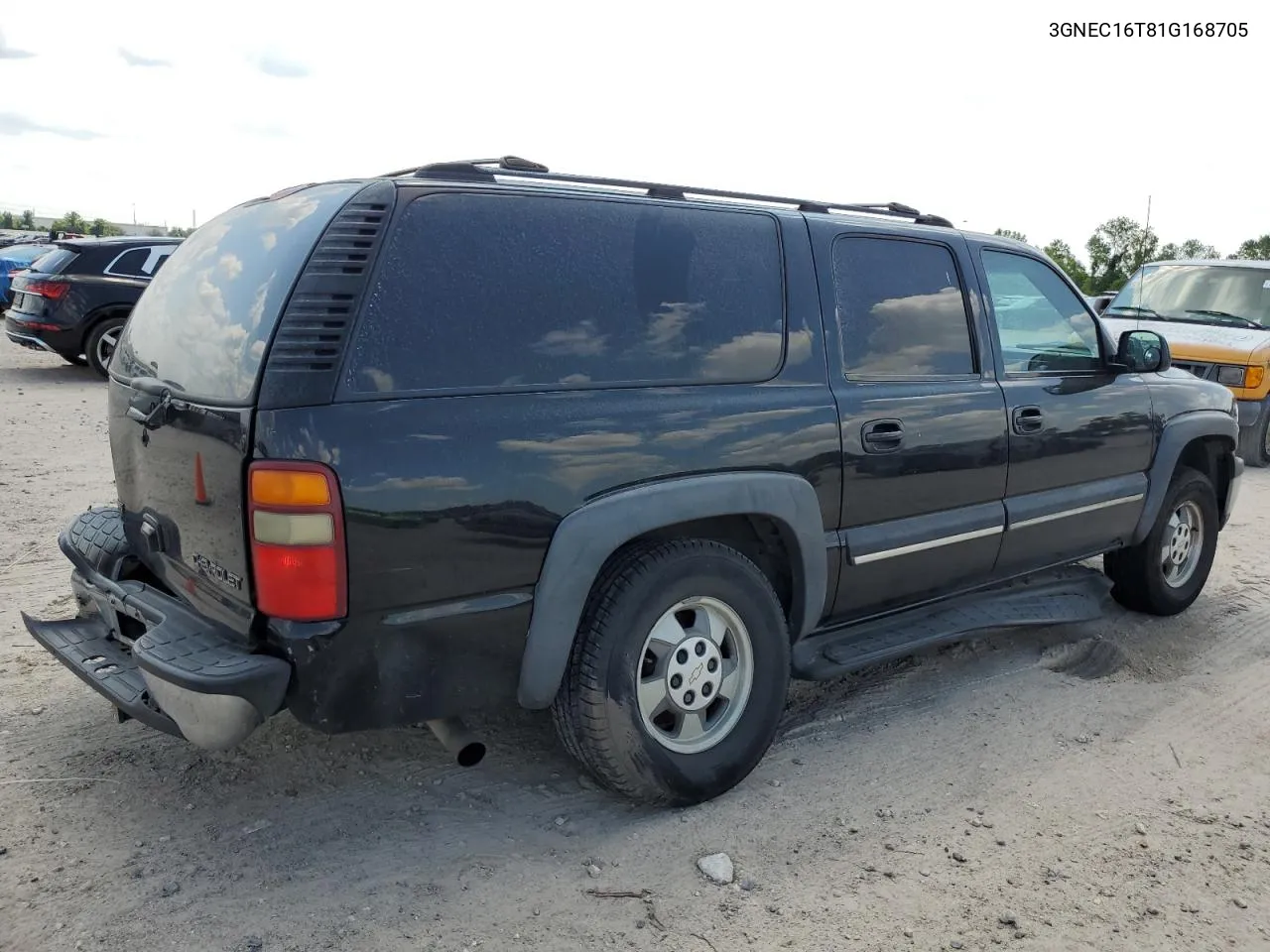 2001 Chevrolet Suburban C1500 VIN: 3GNEC16T81G168705 Lot: 71161814