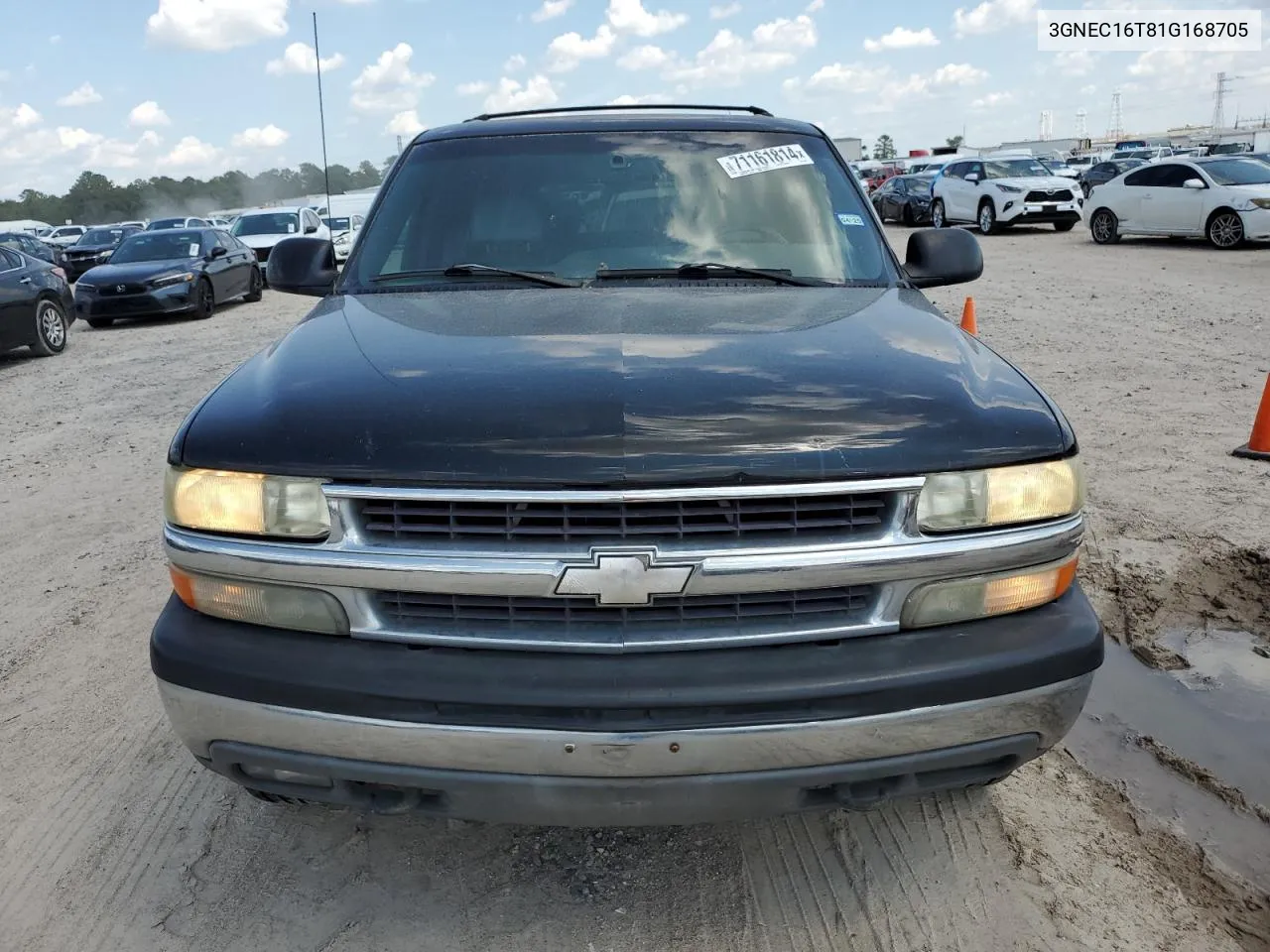 2001 Chevrolet Suburban C1500 VIN: 3GNEC16T81G168705 Lot: 71161814