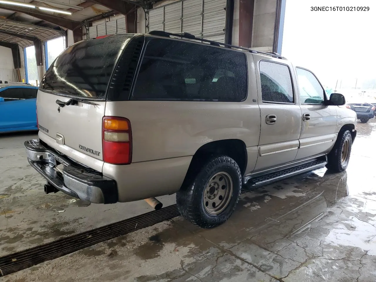 2001 Chevrolet Suburban C1500 VIN: 3GNEC16T01G210929 Lot: 72276304