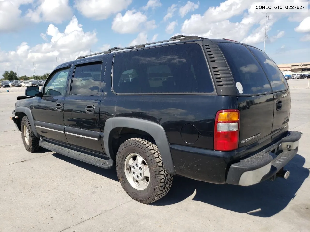 2001 Chevrolet Suburban C1500 VIN: 3GNEC16T01G227827 Lot: 72776434