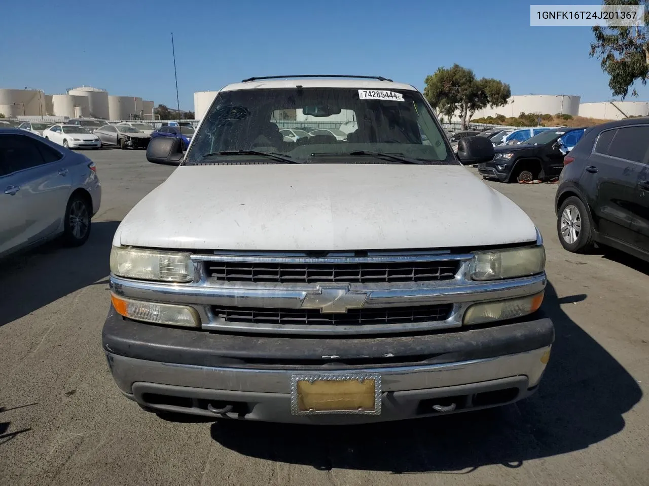 2004 Chevrolet Suburban K1500 VIN: 1GNFK16T24J201367 Lot: 74285444