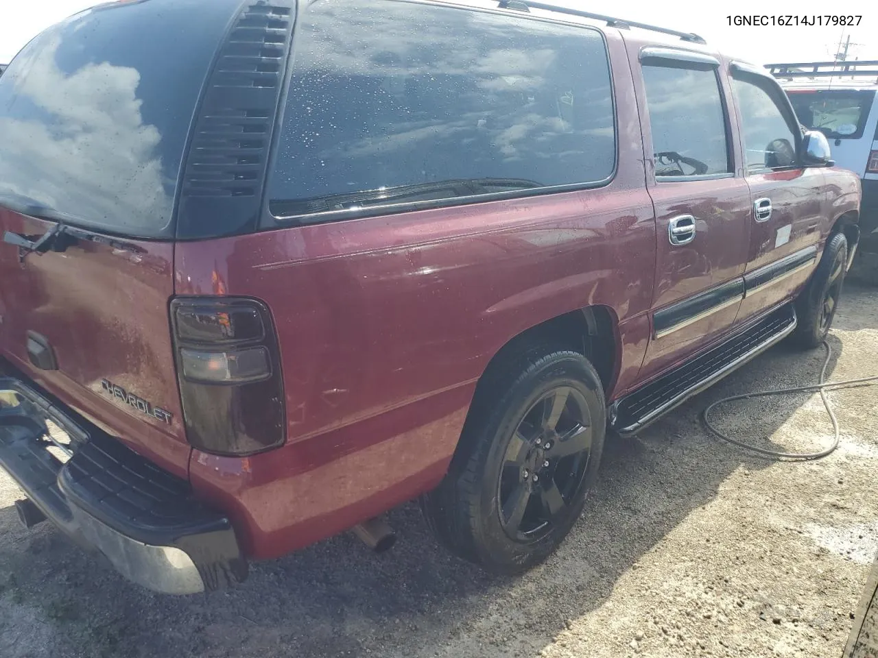 2004 Chevrolet Suburban C1500 VIN: 1GNEC16Z14J179827 Lot: 75284014