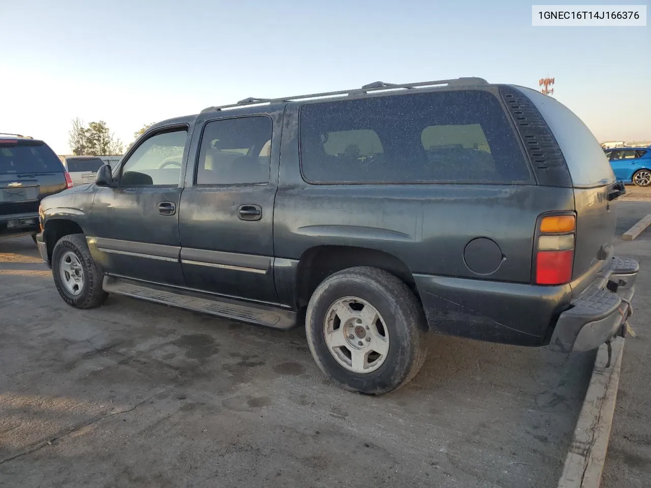 2004 Chevrolet Suburban C1500 VIN: 1GNEC16T14J166376 Lot: 79178174