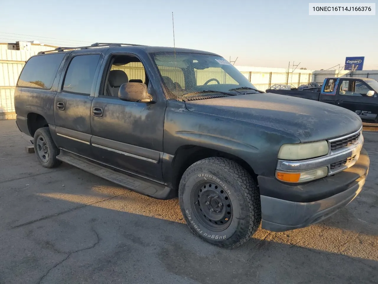 2004 Chevrolet Suburban C1500 VIN: 1GNEC16T14J166376 Lot: 79178174