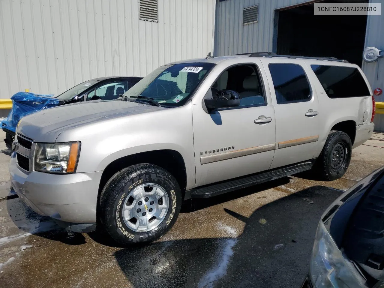 2007 Chevrolet Suburban C1500 VIN: 1GNFC16087J228810 Lot: 74144724