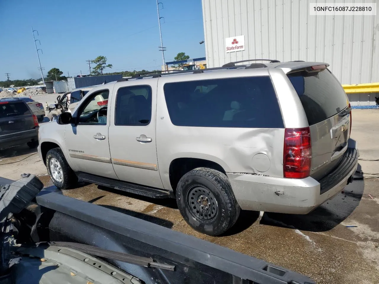 2007 Chevrolet Suburban C1500 VIN: 1GNFC16087J228810 Lot: 74144724