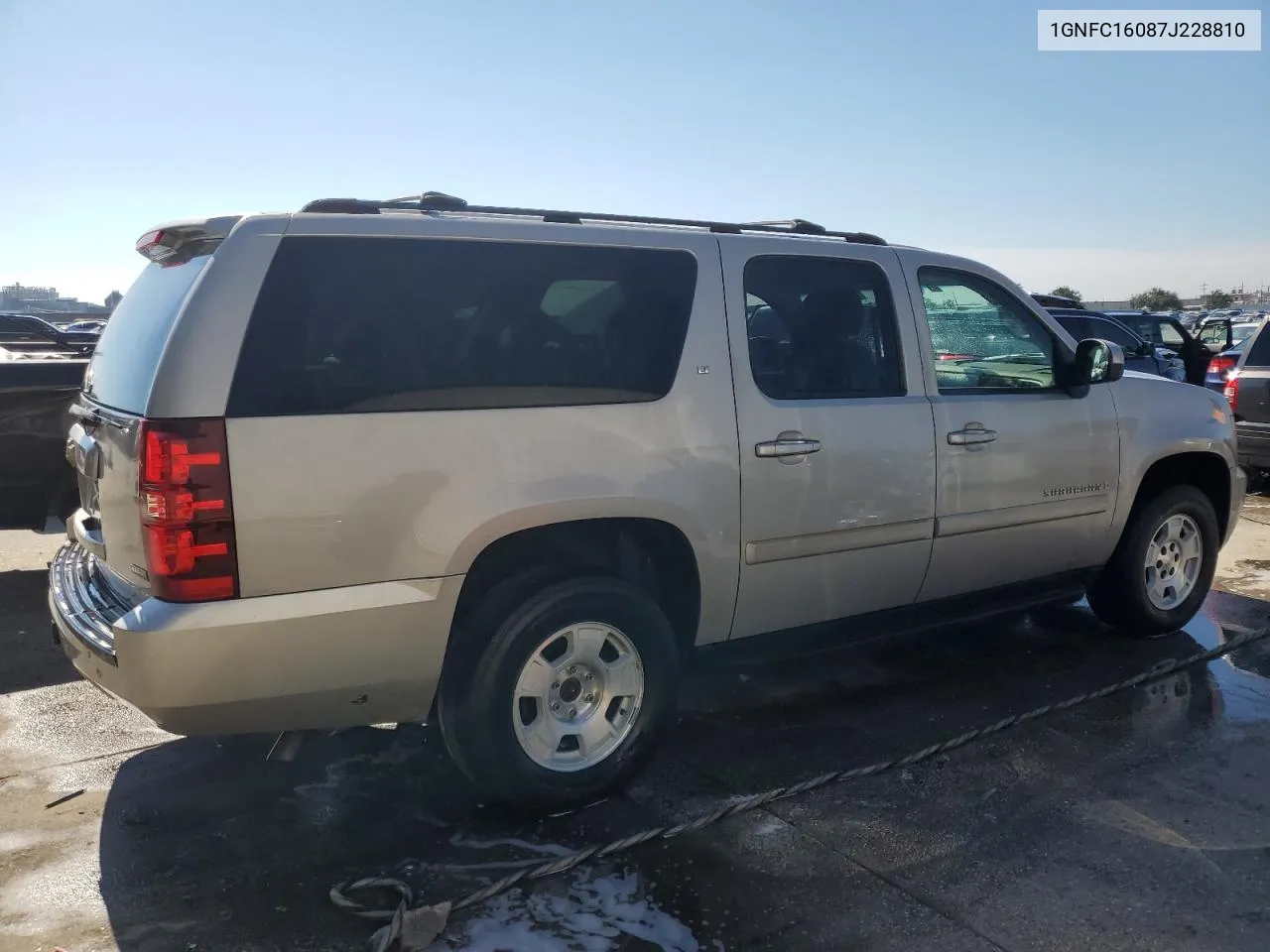 2007 Chevrolet Suburban C1500 VIN: 1GNFC16087J228810 Lot: 74144724