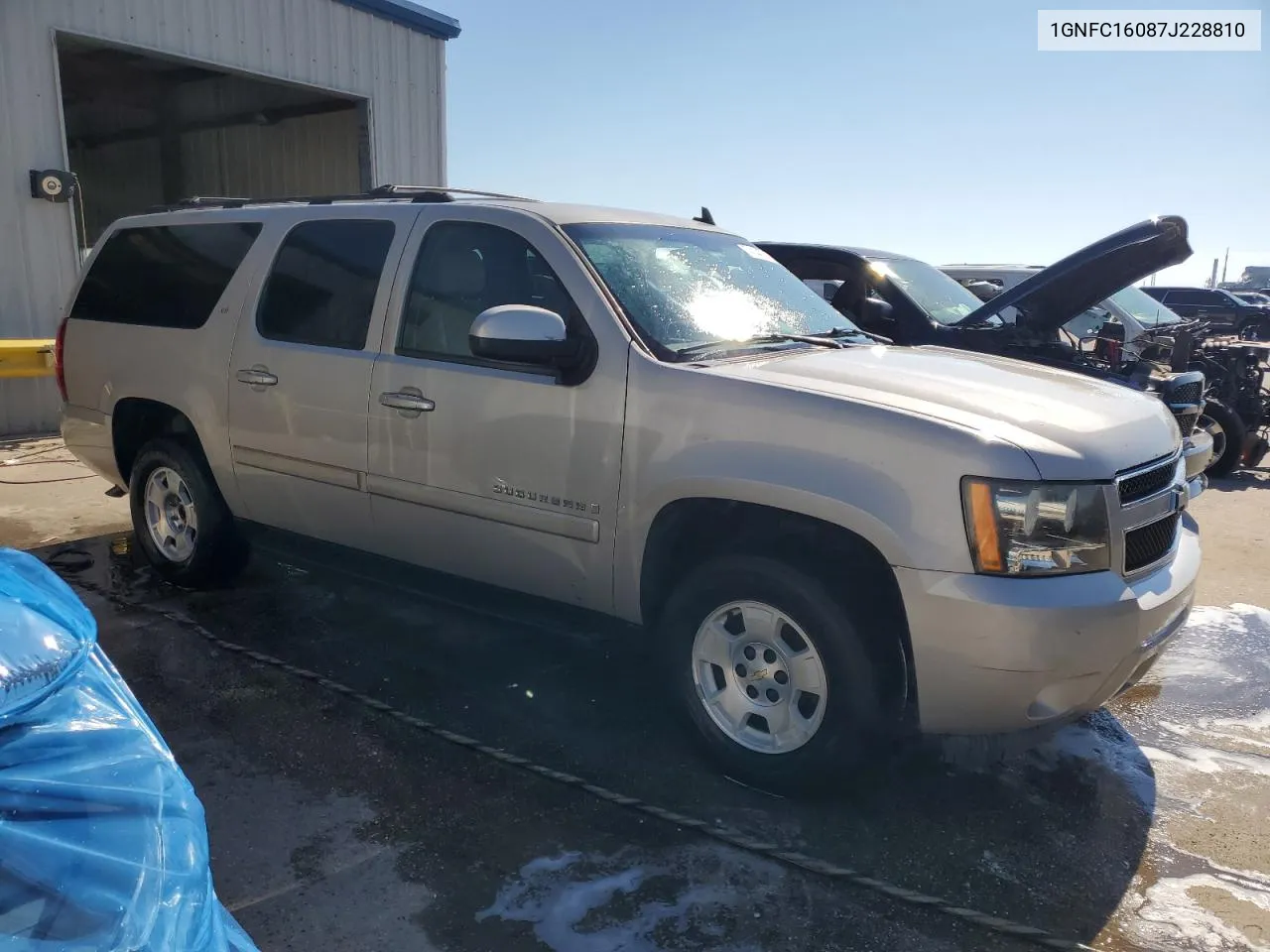 2007 Chevrolet Suburban C1500 VIN: 1GNFC16087J228810 Lot: 74144724