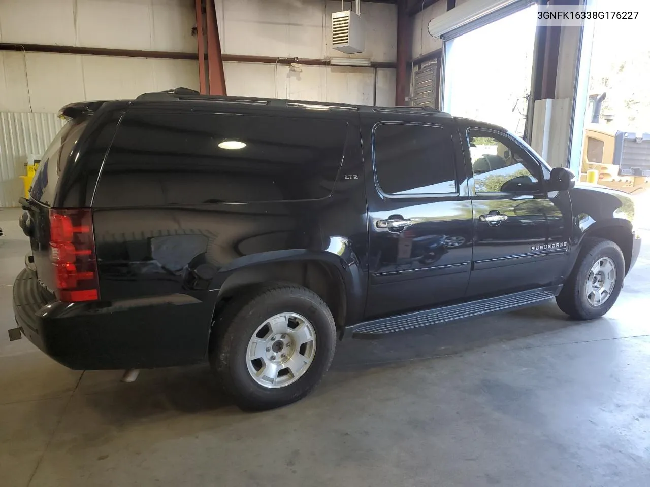 2008 Chevrolet Suburban K1500 Ls VIN: 3GNFK16338G176227 Lot: 70696994