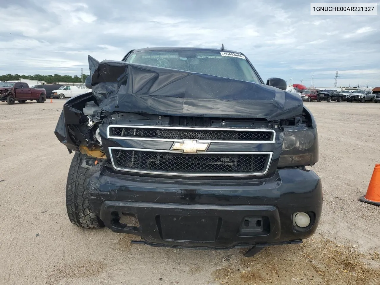 2010 Chevrolet Suburban C1500 Ls VIN: 1GNUCHE00AR221327 Lot: 59483084