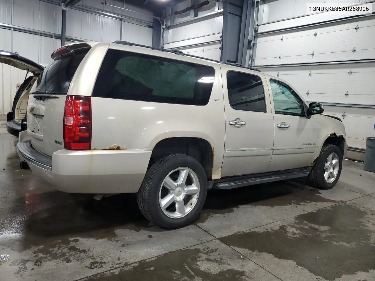 2010 Chevrolet Suburban K1500 Ltz VIN: 1GNUKKE36AR268906 Lot: 72568394