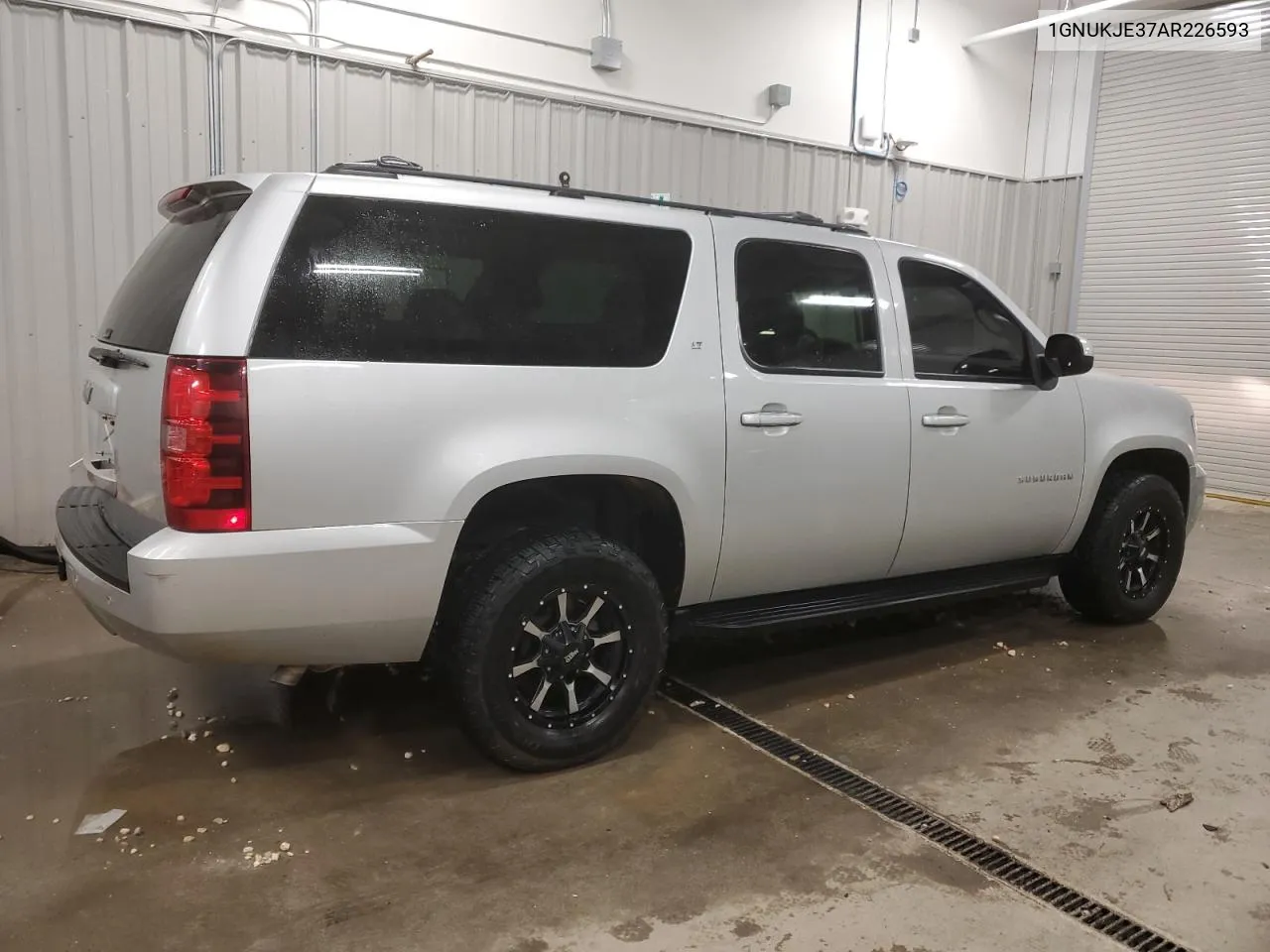 2010 Chevrolet Suburban K1500 Lt VIN: 1GNUKJE37AR226593 Lot: 77253564