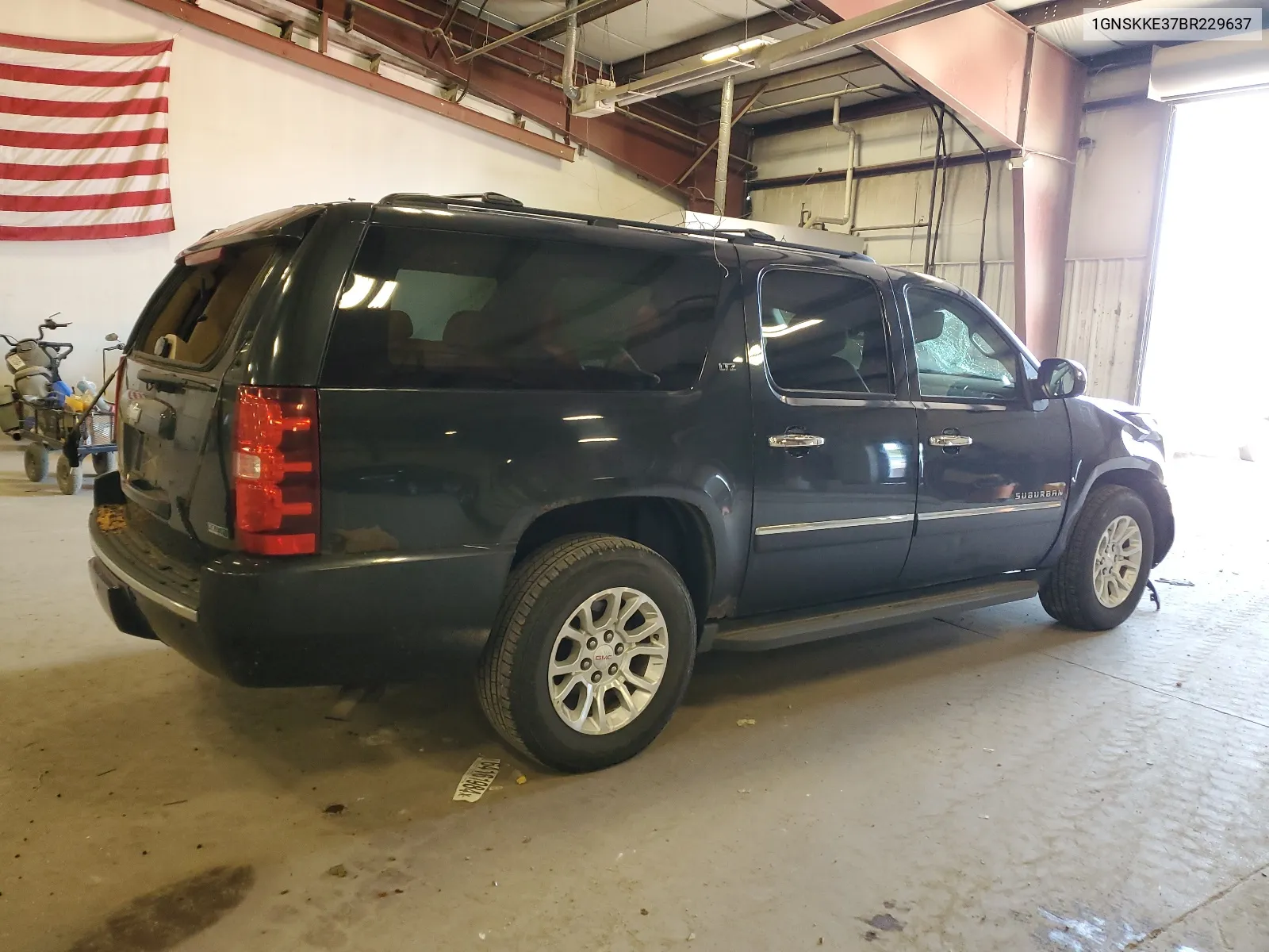 1GNSKKE37BR229637 2011 Chevrolet Suburban K1500 Ltz