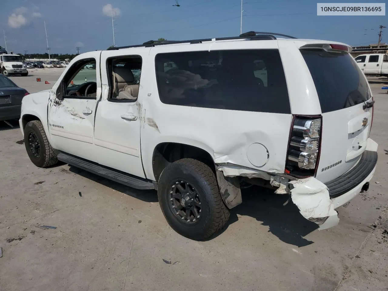 2011 Chevrolet Suburban C1500 Lt VIN: 1GNSCJE09BR136695 Lot: 66501914